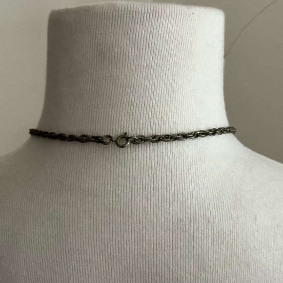 Vintage Caesars palace medallion pendent and chain - Picture 4 of 4